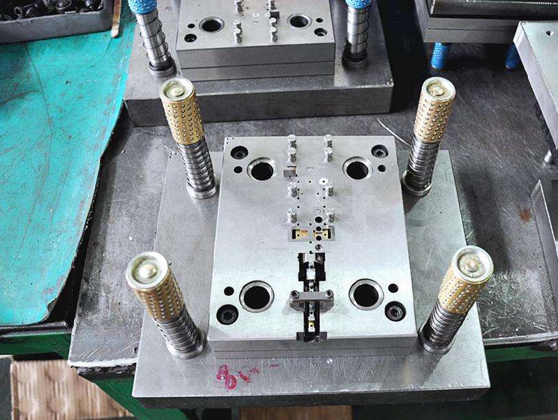 色达模具制造-01